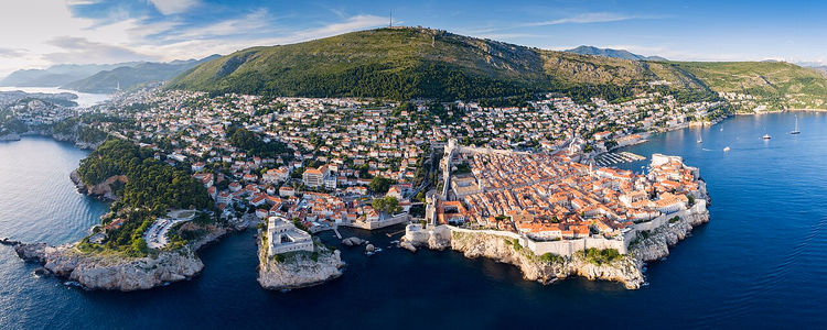 Panorama over gamle Dubrovnik og Adriaterhavet