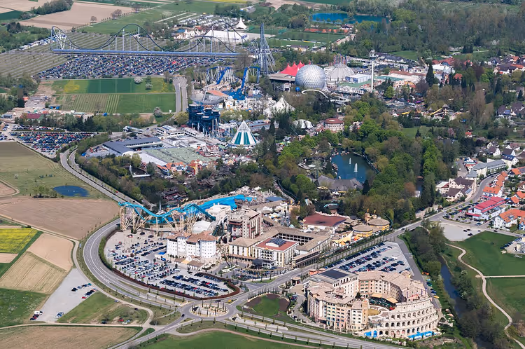 Rust'taki Europa-Park'ın kuş bakışı görünümü