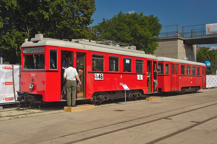 Punane ajalooline Viini tramm Erdbergi depoos