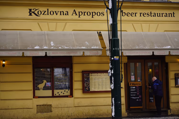 Kozlovna Apropos ølrestaurant-fasade