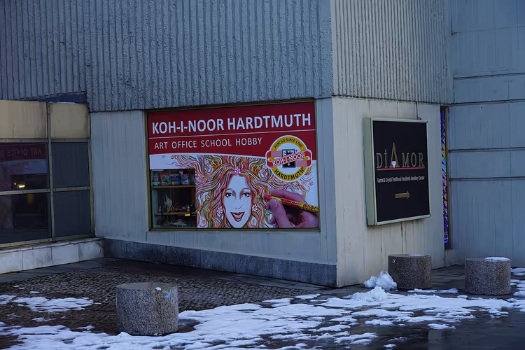 Koh-i-Noor Hardtmuth-butikkvindu i Praha
