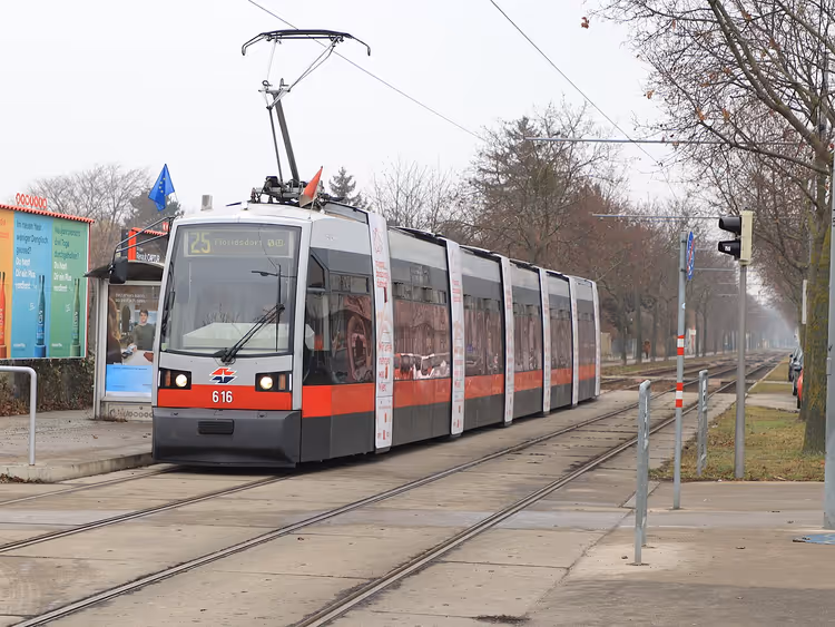 Wiener Linieni tramm liinil 25