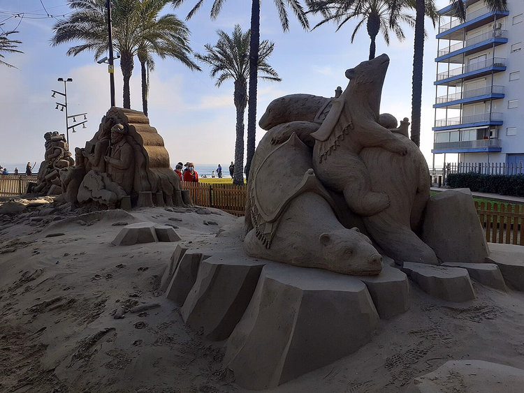 Sandskulpturer på La Pineda-stranden
