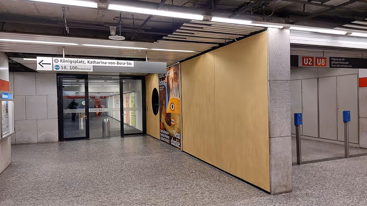 Eingang Kunstbau am U-Bahnhof Königsplatz