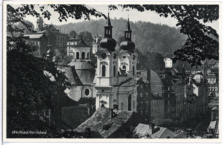 Karlovy Vary: Kerk van de Heilige Maria Magdalena op een vintage ansichtkaart