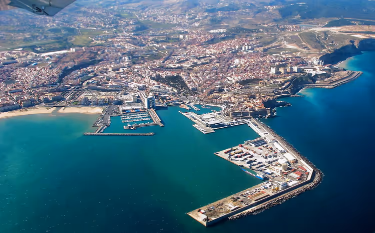 Flyfoto av Melilla og havnen