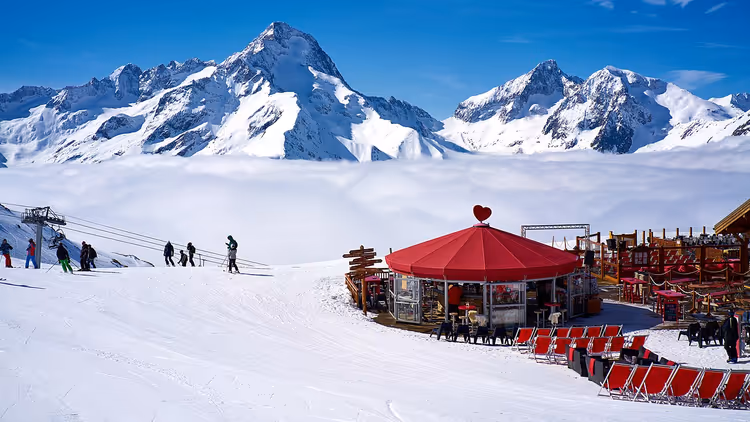 Località sciistica nelle Alpi francesi
