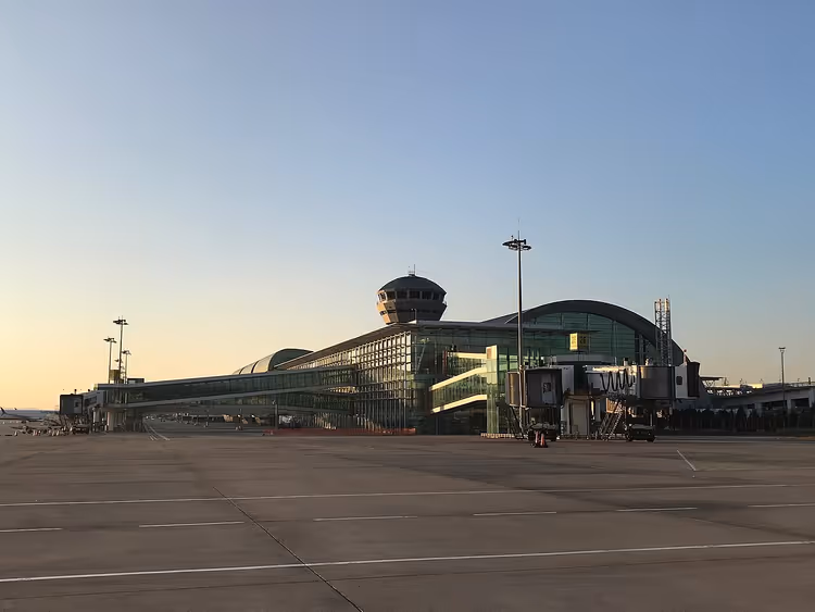 Izmir Adnan Menderes lufthavn, internasjonal terminal