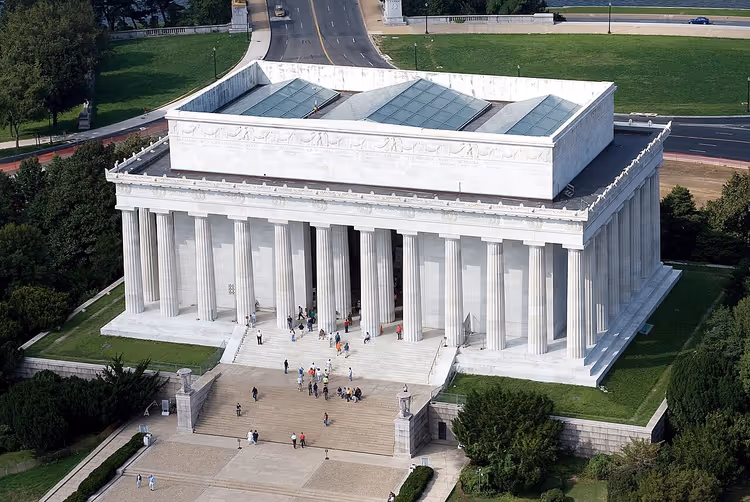 Lincoln Memorial, luchtfoto van de colonnade en de trappen