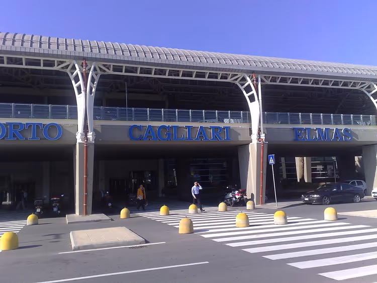 aeroporto di Cagliari, terminal e banchi check-in