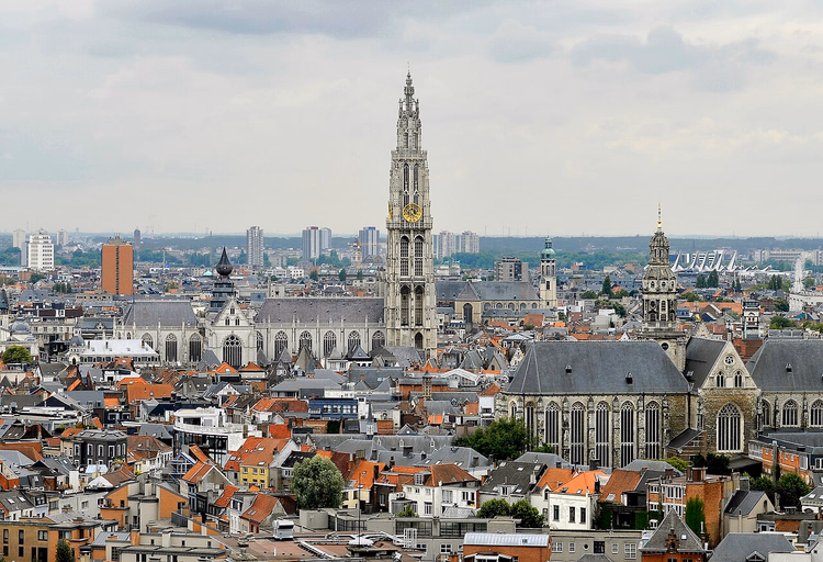 Panorama over Antwerpen med Vår Frue-katedralens tårn