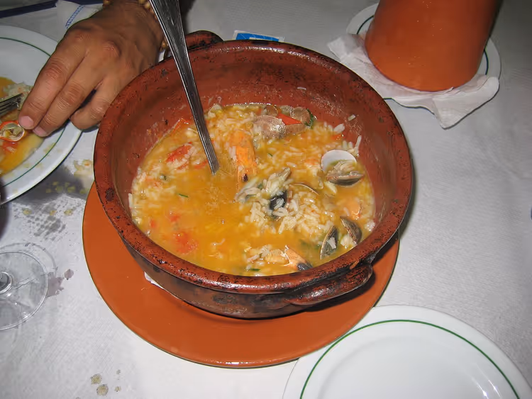 Meeresfrüchtereis und portugiesisch gebratener Oktopus