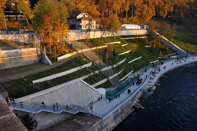 Terrassene i BärenPark langs Aare