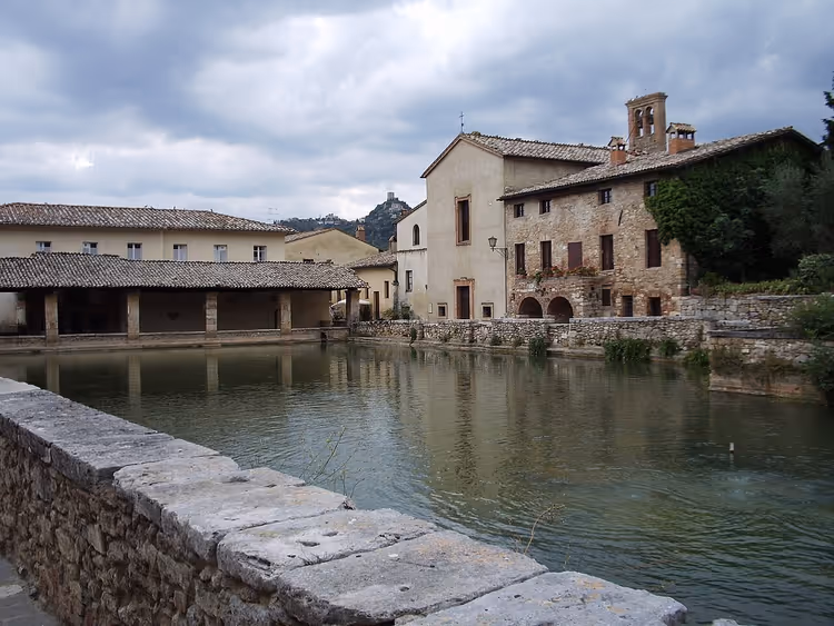 Bagno Vignoni'de kaplıcalar
