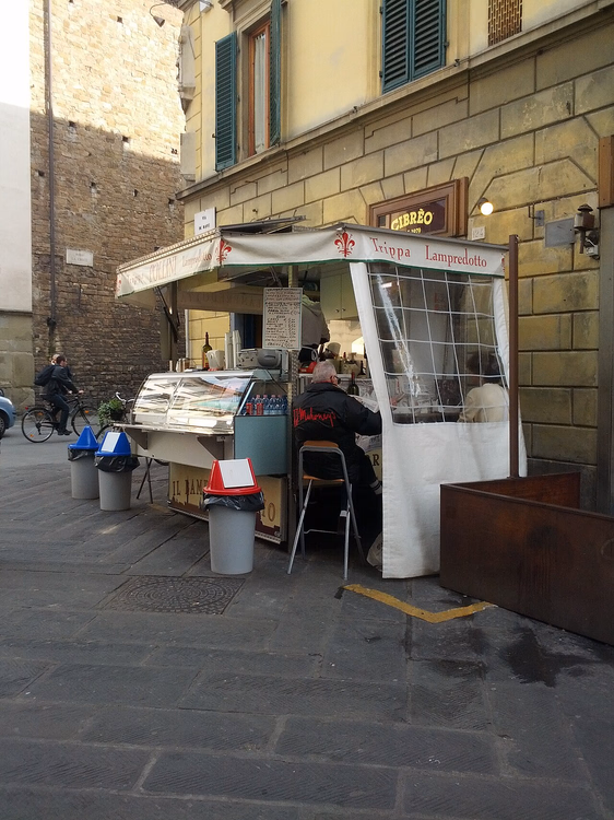 Straßenstand mit Kutteln und Lampredotto in Florenz
