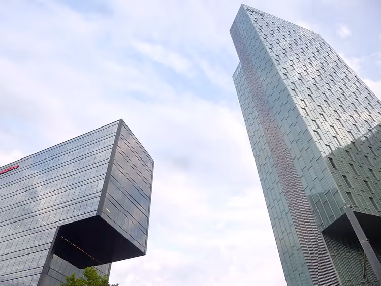 Vodafone ve Meliá Barcelona Sky otelinin cam kuleleri