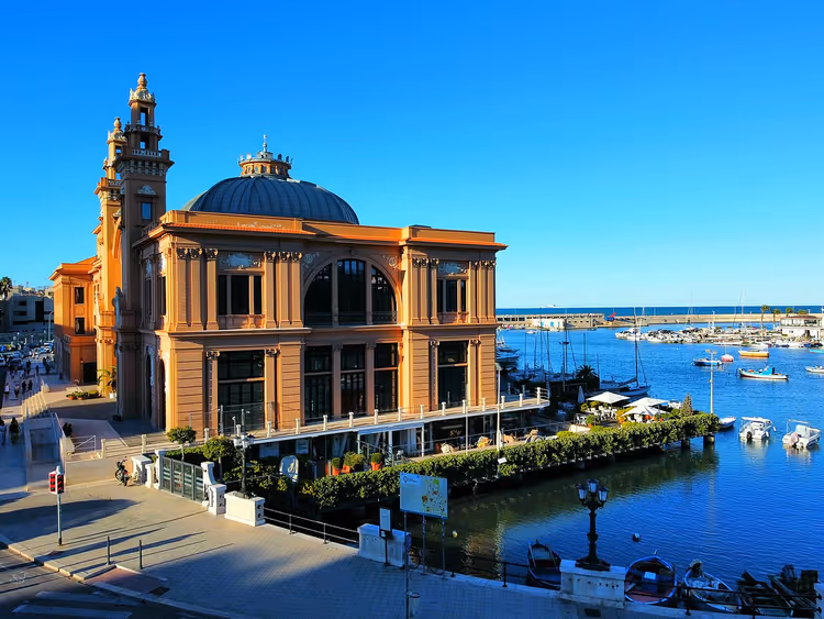 Teatro Margherita på Baris strandpromenade