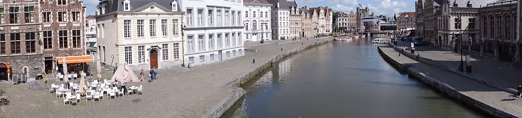Graslei en Korenlei langs de gracht in Gent