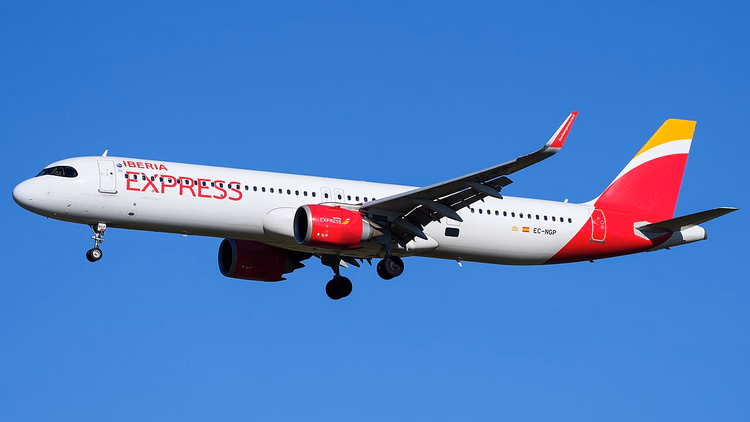 Iberia Express Airbus A321-fly på himmelen