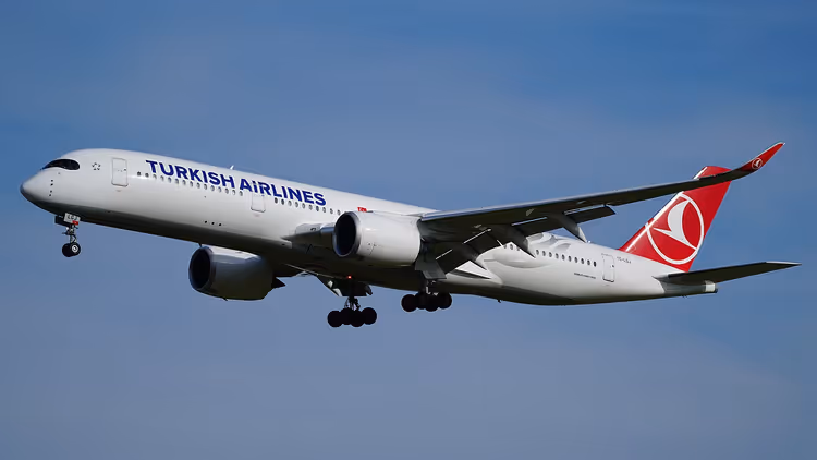 Turkish Airlines Airbus A350 i luften