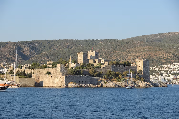 Bodrum slott, St. Petersborgen, sett fra sjøen