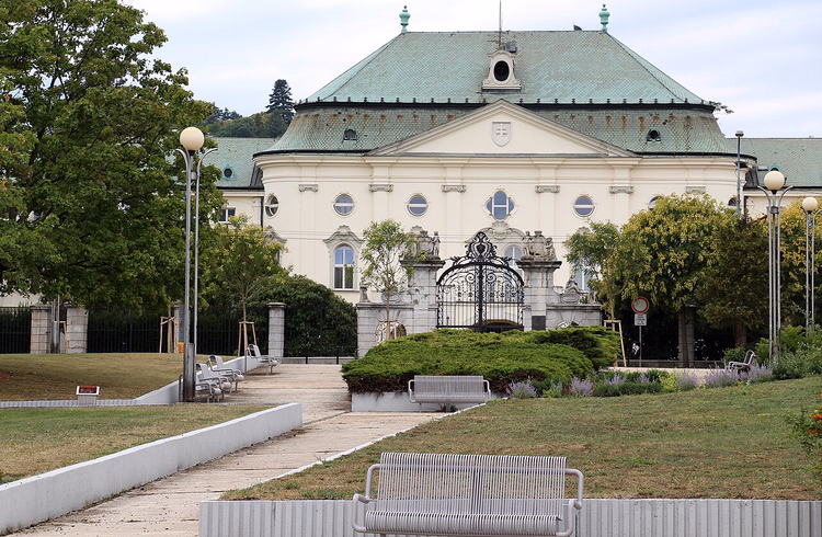 Sommererkebiskopens palass på Frihetstorget, Bratislava