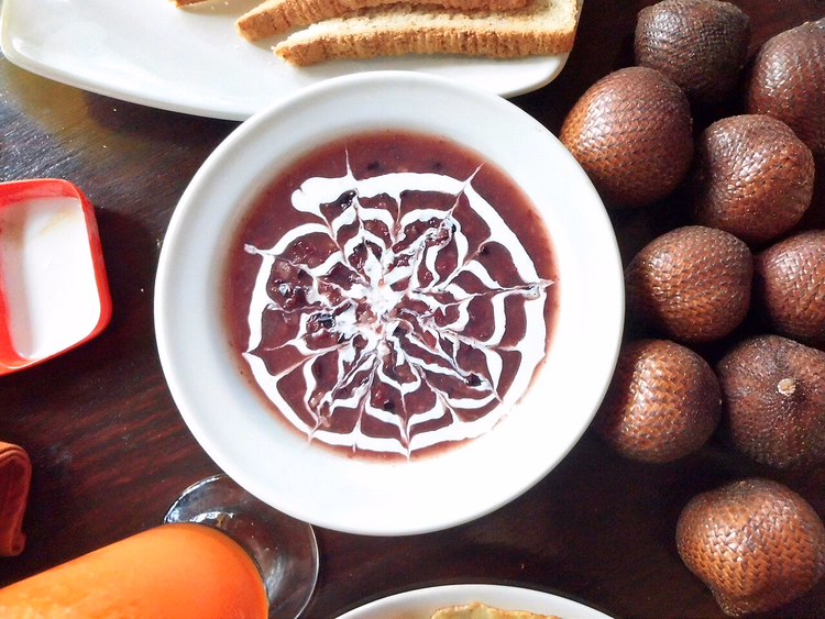 Schwarzer Reispudding mit Kokosmilch