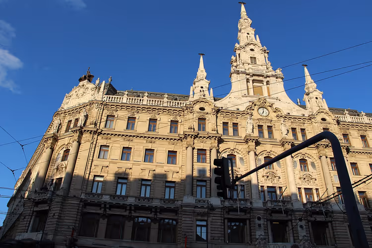 Luxuriöses historisches Hotel mit Café