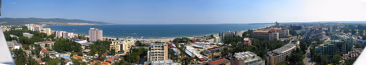 Panorama av Sunny Beach feriested med sjø og hoteller