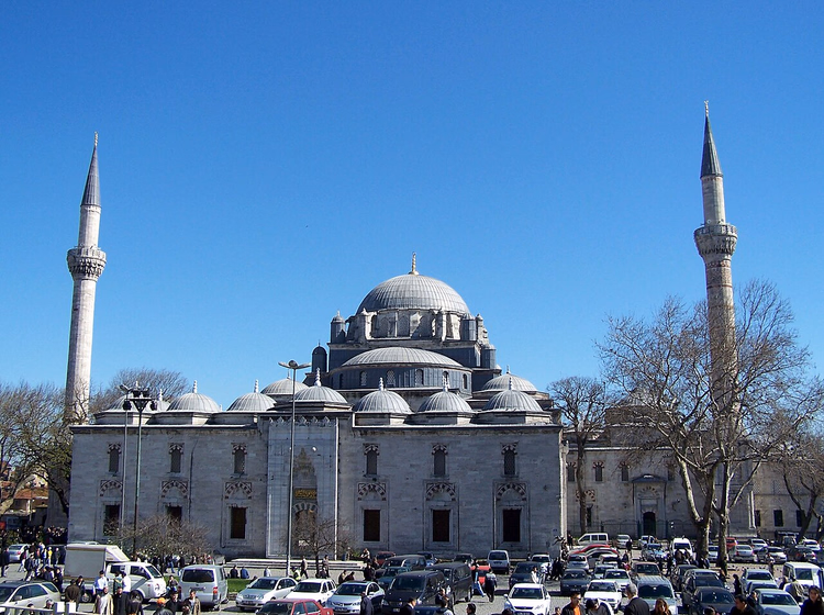 Beyazıt-moskee met twee minaretten en koepels