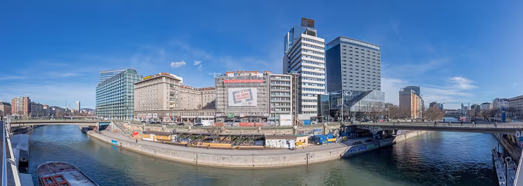 Rua de Leopoldstadt junto ao canal