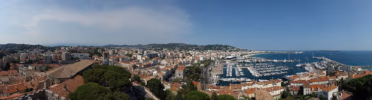 Suquet kulesinden Cannes panoraması