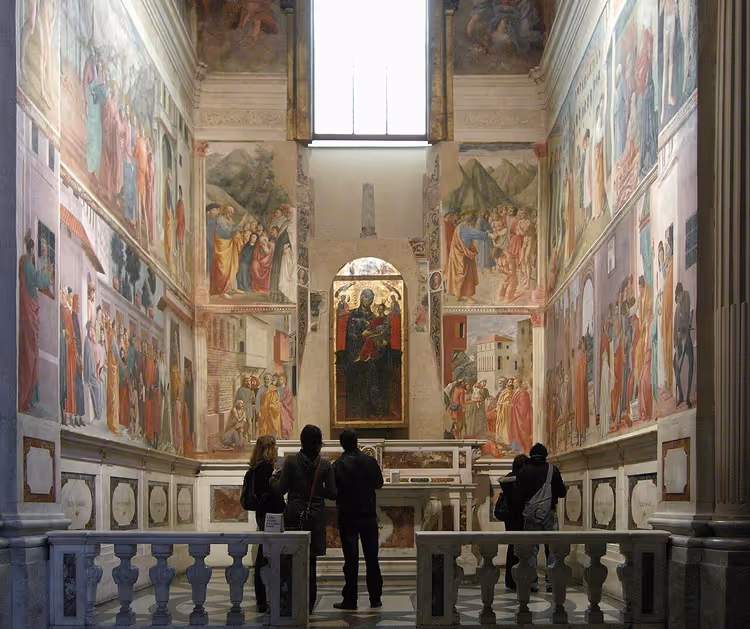 Interieur van de Brancacci-kapel met fresco's van Masaccio
