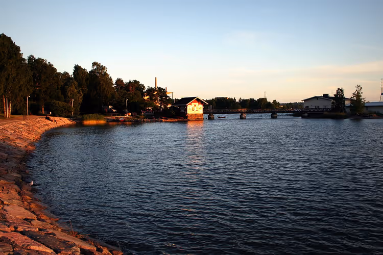 Stranden ved bukten ved Sibeliusparken