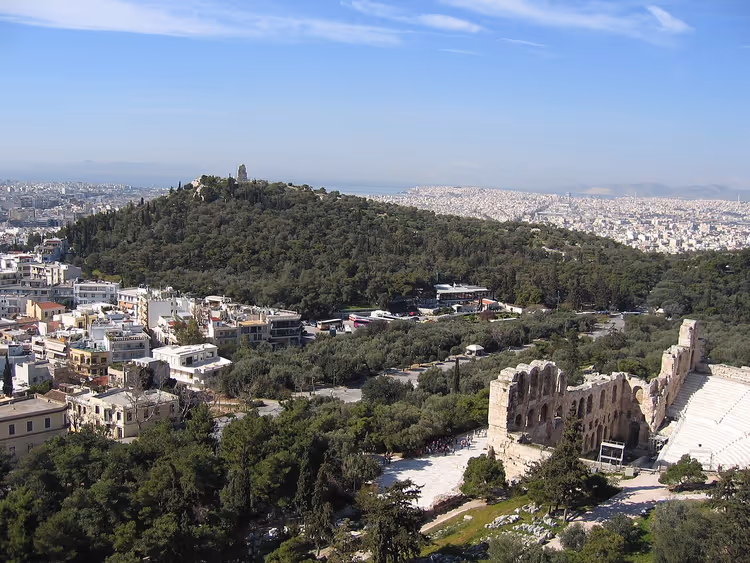 Musenes høyde med Filopappos-monumentet i Athen