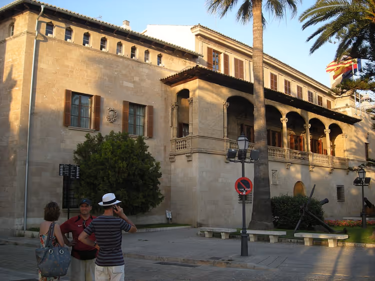 Gebäude Consolat de Mar in Palma de Mallorca