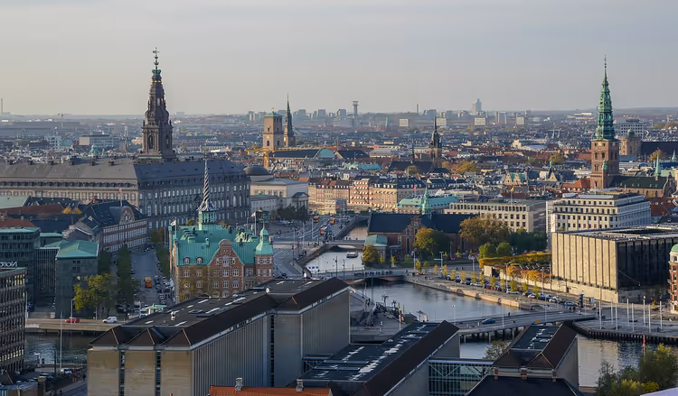 Panorama av København ovenfra, tak og spir