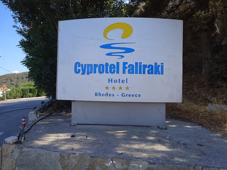 Cyprotel Faliraki-hotelsign in Rhodos