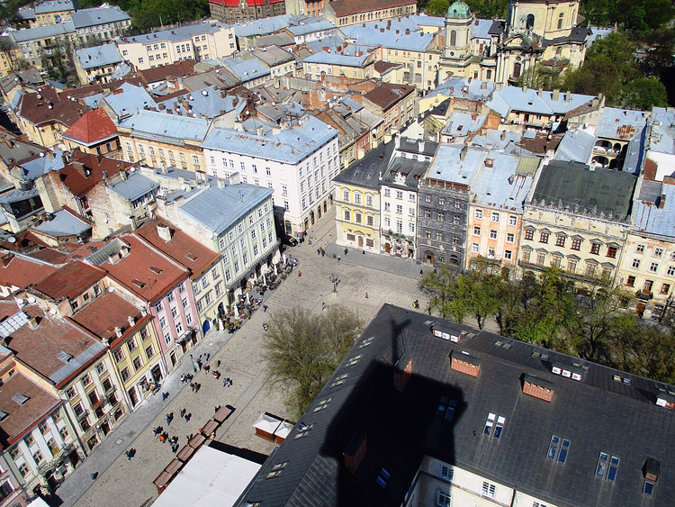 Het Marktplein in Lviv van bovenaf