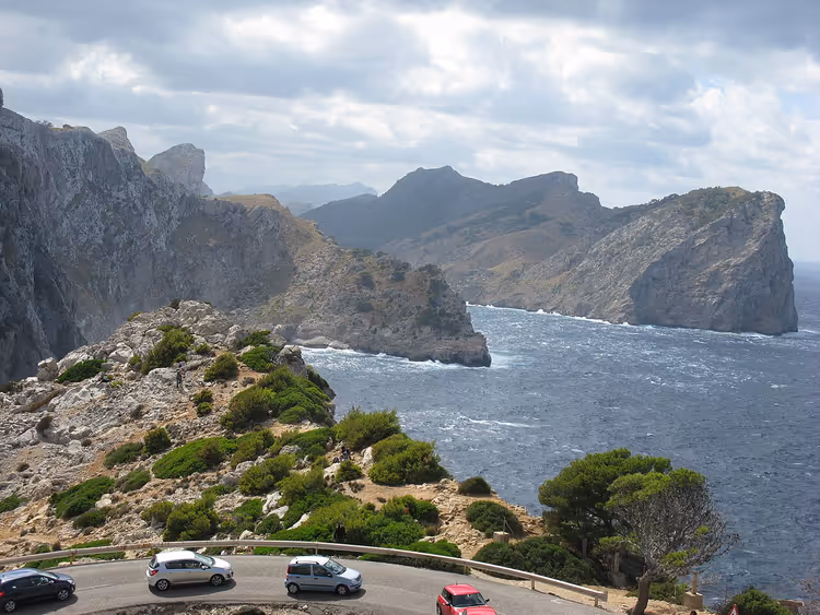 Klippene ved Cap de Formentor og kystveien