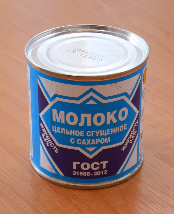 Банка цельного сгущённого молока с сахаром