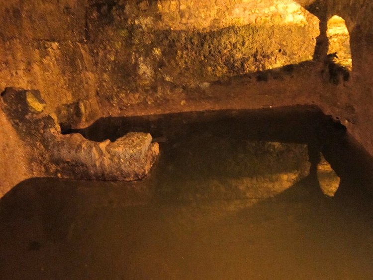 Den underjordiske Struthion-dammen i Vestmurtunnelen