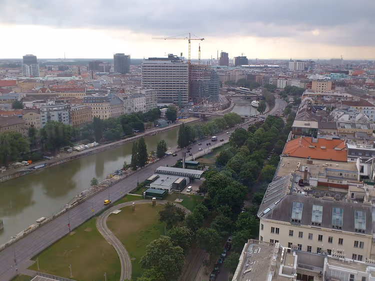 Donaukanal in Wien im Sommer