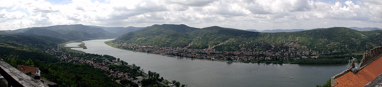 Panorama van de Donauknie vanaf Visegrád