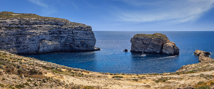 خليج دويجرا وصخرة الفطر في غوزو