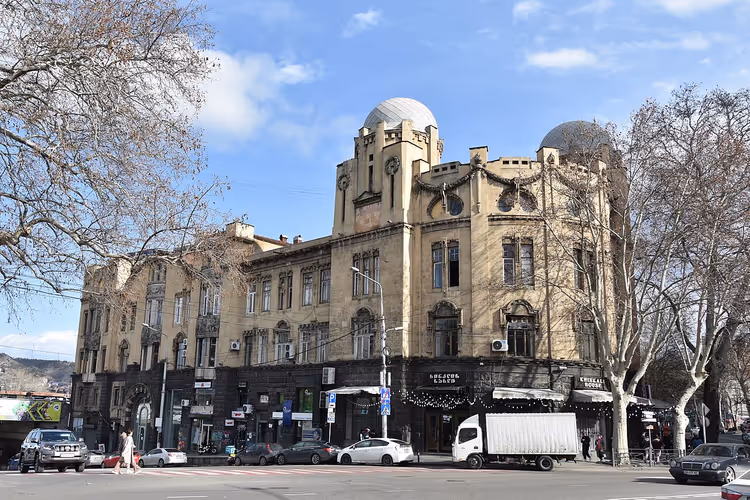 Tbilisi, huis van Melik-Azaryants met twee koepels