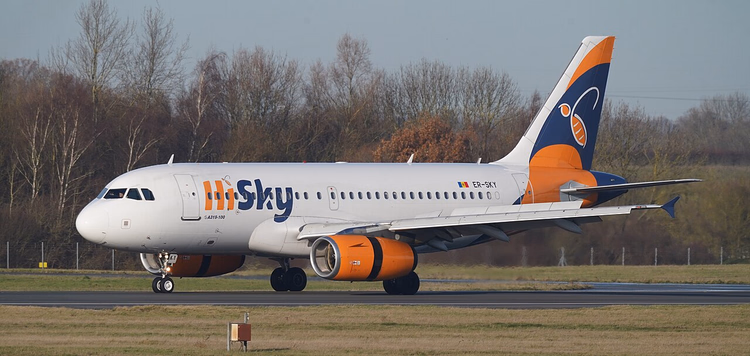HiSky Airbus A319-fly på rullebanen