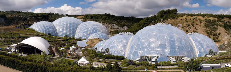 Die Biome des Eden Project in Cornwall
