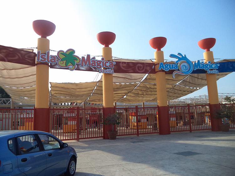 Inngangsporten til Isla Mágica-parken i Sevilla