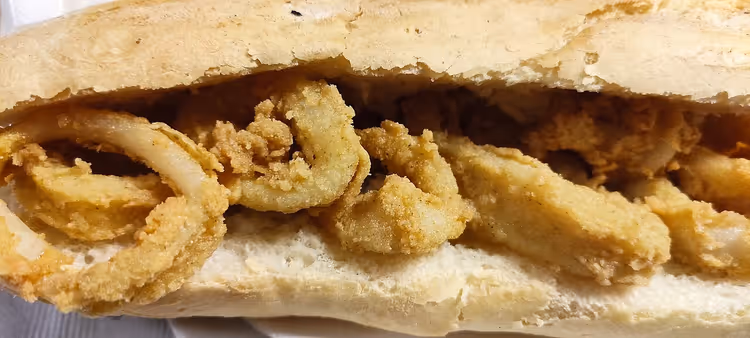 Bocadillo de calamares: baguette med fritert blekksprut